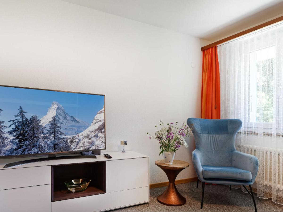 Apartment Hubertus-1 By Interhome Zermatt Bagian luar foto